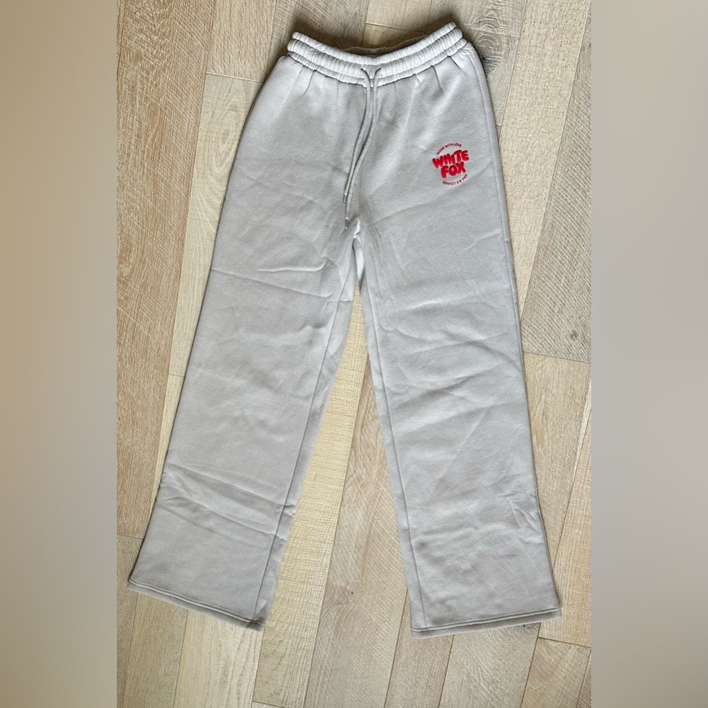 White Fox Boutique Wide Leg Sweatpants Moon xs